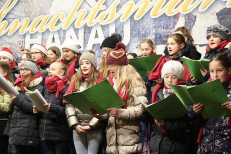 Unser Chor auf dem Hanauer Weihnachtsmarkt